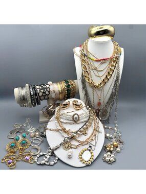 Lot Modern Wearable Jewelry Mixed Metal Necklace Bracelet Bangle Earrings 58 pcs